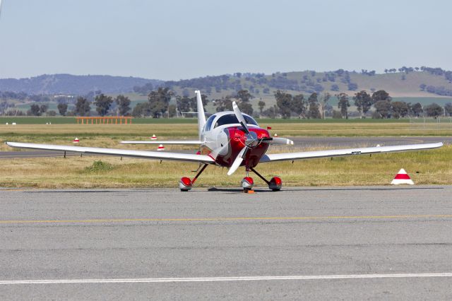 Cessna 400 (VH-ODM) - Columbia 400 LC41-550FG (VH-ODM) at Wagga Wagga Airport.