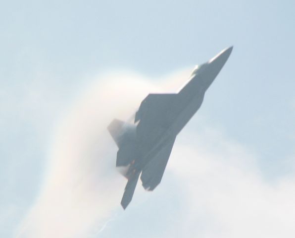 Lockheed F-22 Raptor —