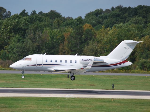 Canadair Challenger (N905SA) - SIERRA AVIATION INC arriving runway 20 at KJQF - 10/3/14