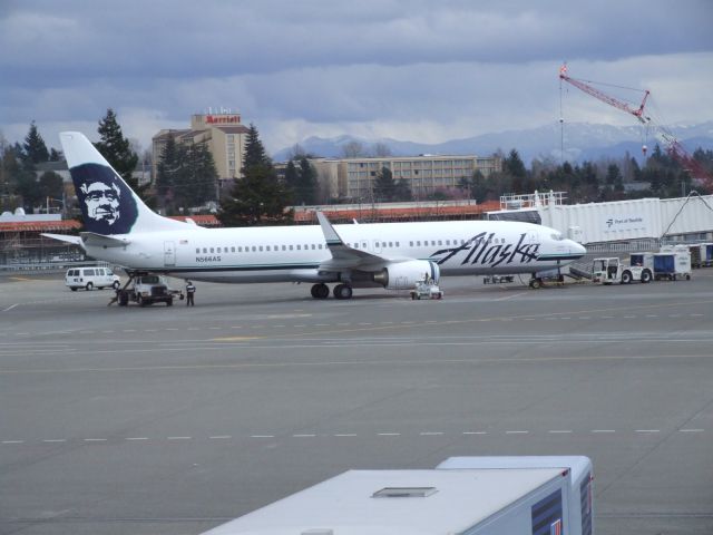 Boeing 737-700 (N566AS)