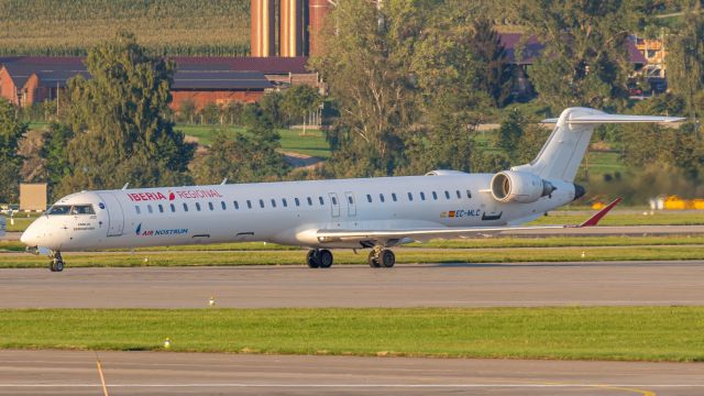 Bombardier CRJ-1000 (EC-MLC)