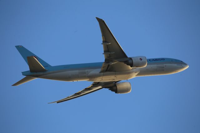 Boeing 777-200 (HL8005)