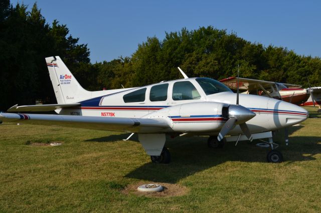 Beechcraft Baron (58) (N5779K)