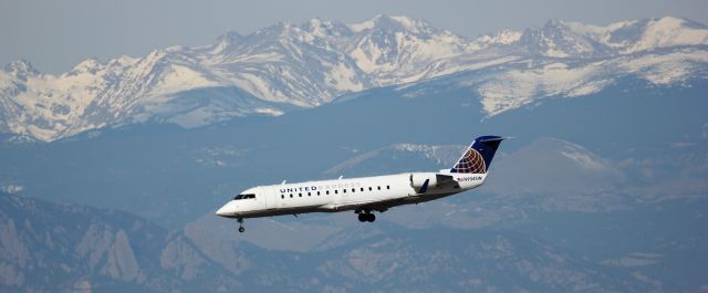 Canadair Regional Jet CRJ-200 (N934SW) - Landing on 16R.