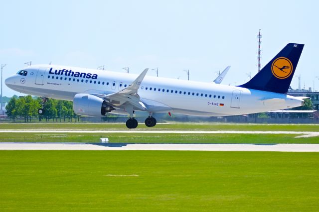 Airbus A320 (D-AINE)