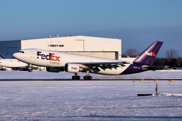 Airbus A300F4-600 (N675FE) - "Byron" arriving from Buffalo, NY on 15-01-10.