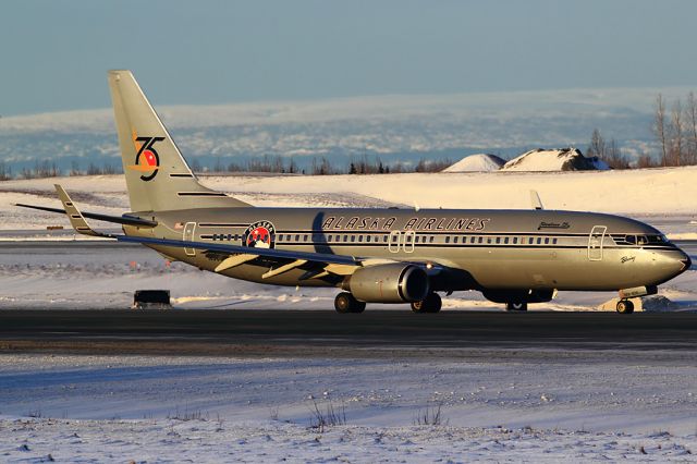 Boeing 737-800 (N569AS) - I got a couple of even better pictures then this that I am holding back for the time.