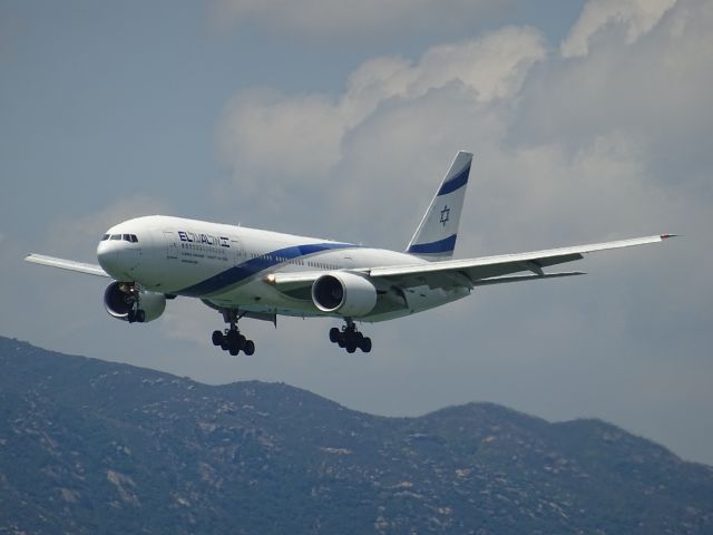 Boeing 777-200 (4X-ECD)