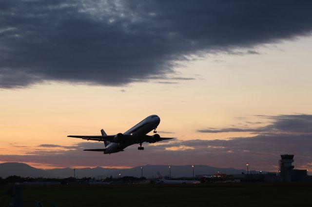 BOEING 767-300 (JA8567) - 08 July 2015:HKD-HND