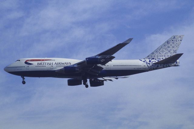 Boeing 747-400 (G-CIVN) - Final Approach to Narita Intl Airport Rwy34L on 1998/12/29