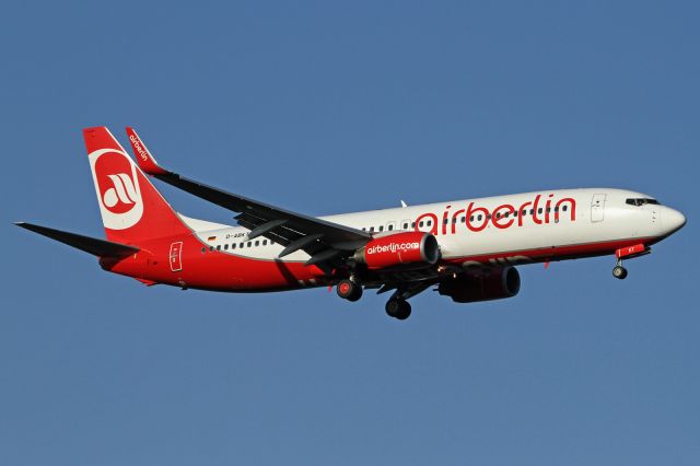 Boeing 737-800 (D-ABKT)