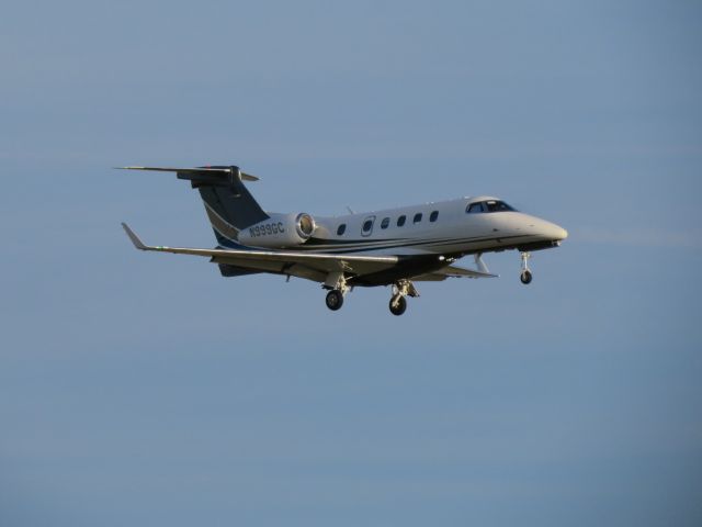 Embraer Phenom 300 (N999GC)