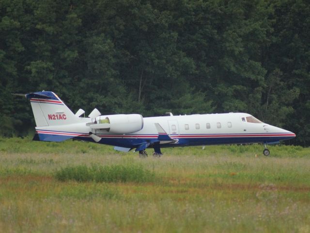 Learjet 60 (N21AC) - Landing at Saratoga County Airport, NY July 18, 2019