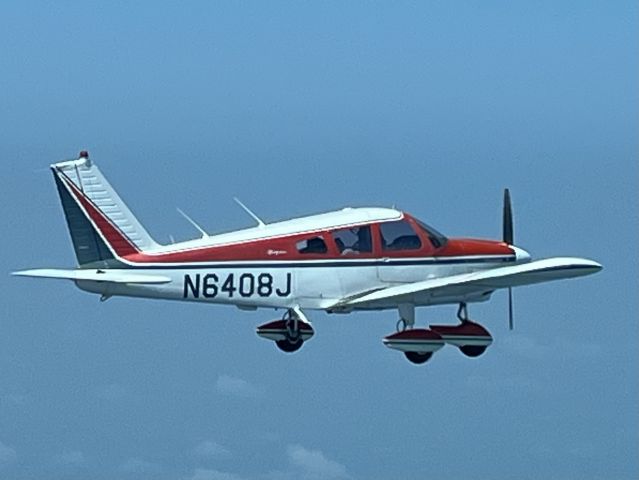 Piper Cherokee (N6408J)