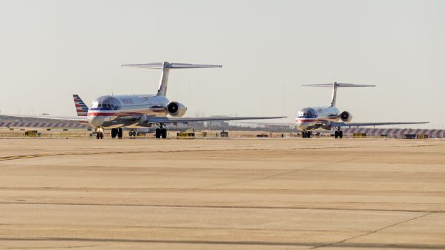 McDonnell Douglas MD-80 —