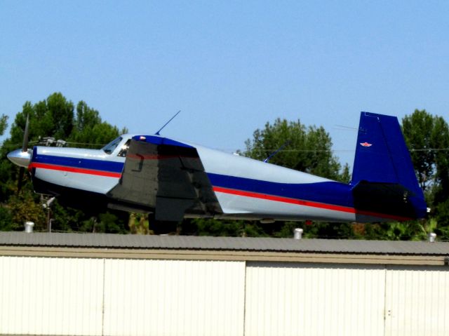 Mooney M-20 (N111MJ) - Taking off RWY 24