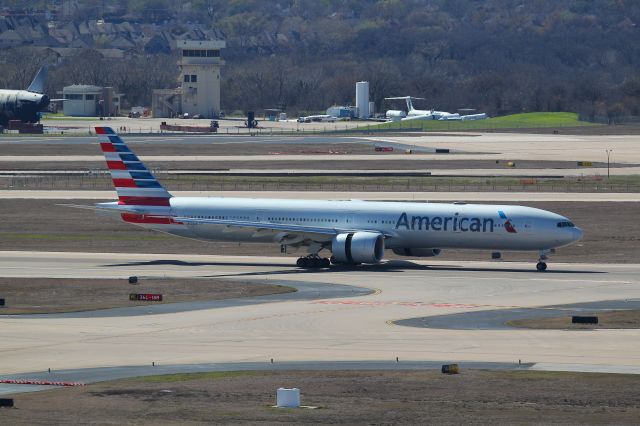 BOEING 777-300ER (N722AN)