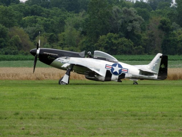 North American P-51 Mustang (N52HY)