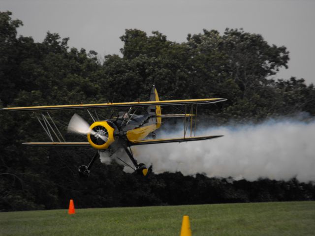 WACO O (N30122) - 1940 Waco UPF-7 low pass with smoke!