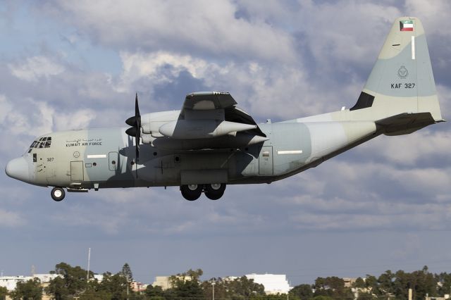 Lockheed C-130 Hercules (KAF327)