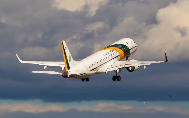 Embraer ERJ-190 (FAB2901)