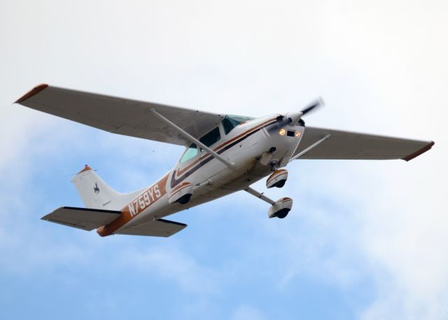 Cessna Skylane (N759YS)