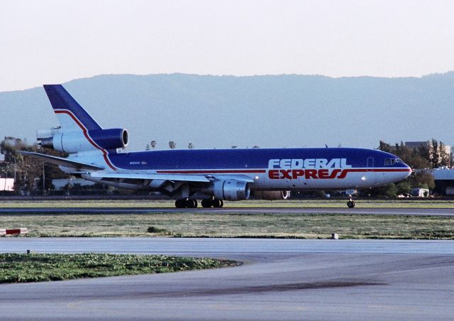 McDonnell Douglas DC-10 (N68049) - KSJC - early days DC-10 Federal Express "10 heavy" landing 30L at San Jose in June 1988.