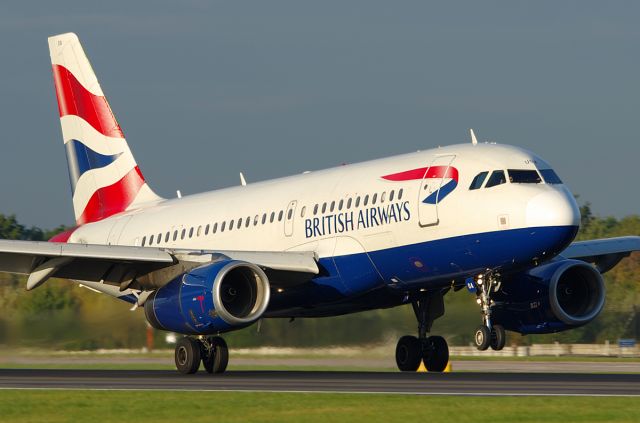 Airbus A319 (G-EUOA) - G-EUOA landing 05R at Manchester