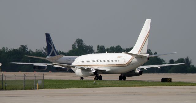 Boeing 737-200 (N500VP) - Classic aircraft, N88ZL (the 707) and N500VP (the 737) taxi to the active at Blue Grass Airport (KLEX)...