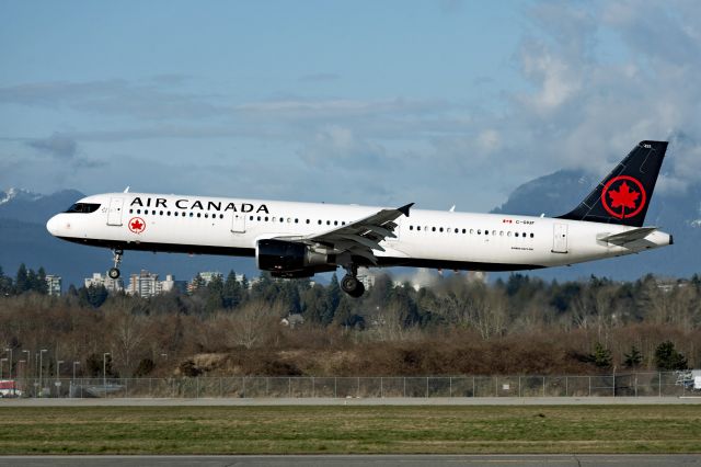 Airbus A321 (C-GIUF)