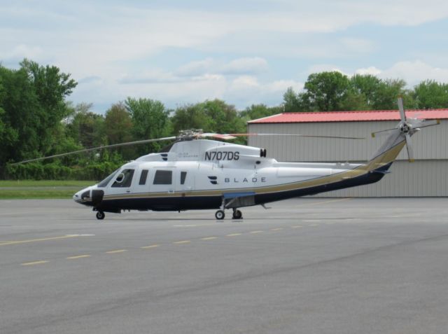 Sikorsky S-76 (N707DS)