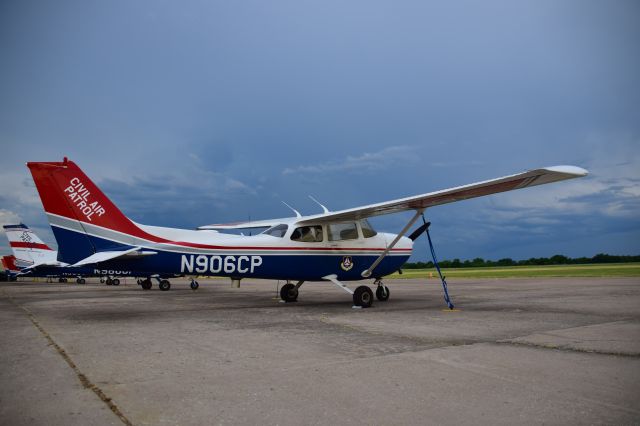 Cessna Skyhawk (N906CP)