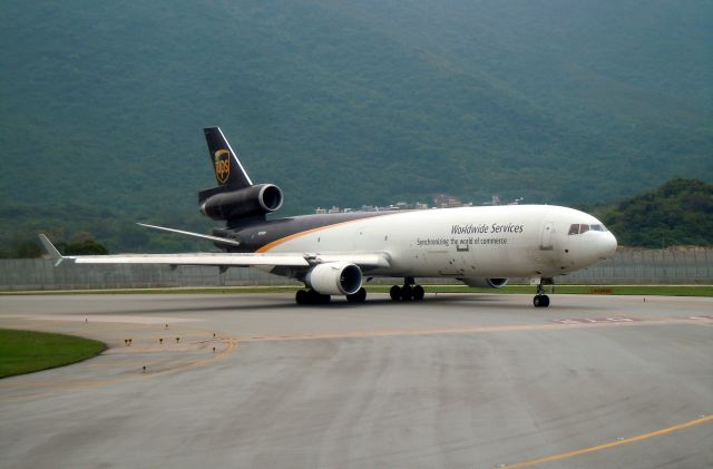 Boeing MD-11 (N254UP) - Waiting to depart on runway 07R Hong Kong International Airport