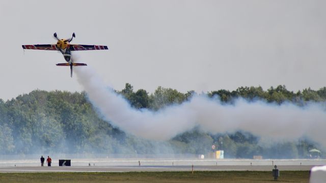 EXTRA EA-300 (N703EX) - The Redbull Extra 300 doing RC airplane things in a real airplane. br /br /7/26/23