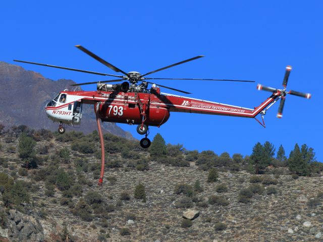 Sikorsky CH-54 Tarhe (N793HT) - Sikorsky S-64E Skycrane, Helitanker 793(Helicopter Transport Services)...originally delivered in 1967 to the US ARMY(S/N 67-18427)as a CH-54A Tarhe, lifting off from Gull Lake, June Fire, June Lake CA. 9-17-14.