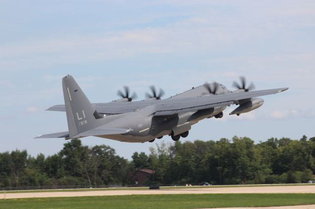 C130 — - Short Field Demo by C-130 of 102 RQS Wing from Lt. Francis Gabreski Field NY.br /br /A rather new C-130 built by Lockheed Martin.    