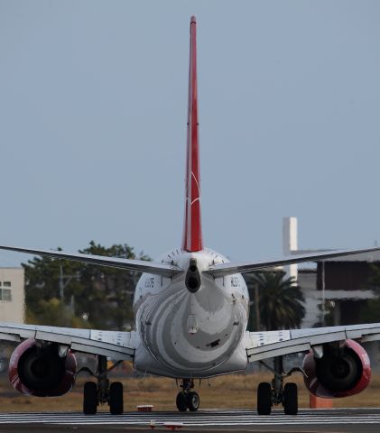 Boeing 737-800 (HL8375)