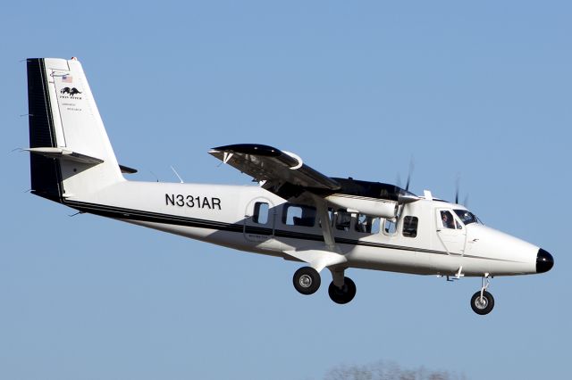 De Havilland Canada Twin Otter (N331AR) - Twin Otter arriving. -January 2014