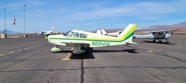 Piper Cherokee (N6841W)