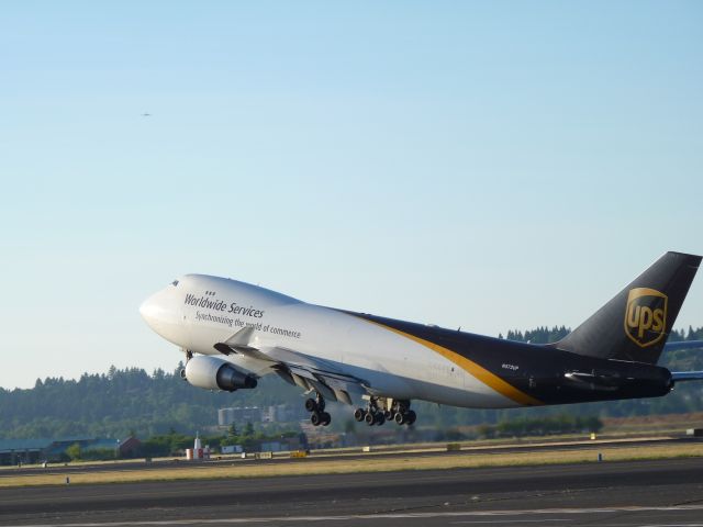 Boeing 747-400 (N572UP)