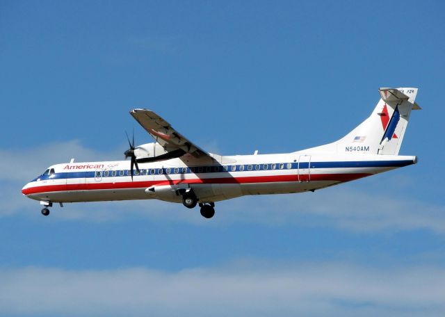 ATR ATR-72 (N540AM) - Landing at the Shreveport Regional Airport.