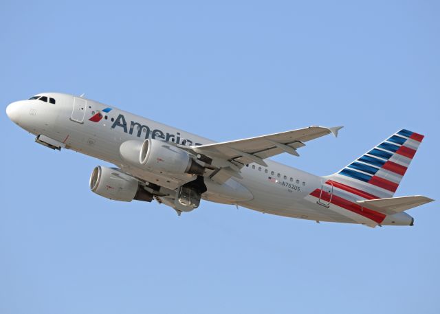 Airbus A319 (N762US)
