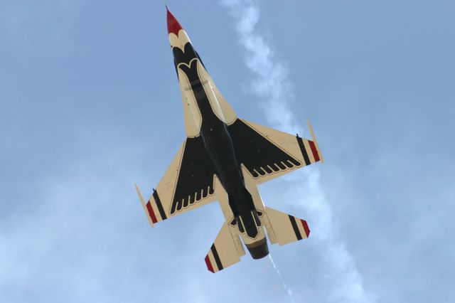 Lockheed F-16 Fighting Falcon — - Indianapolis air show 2012 with Thunder Birds