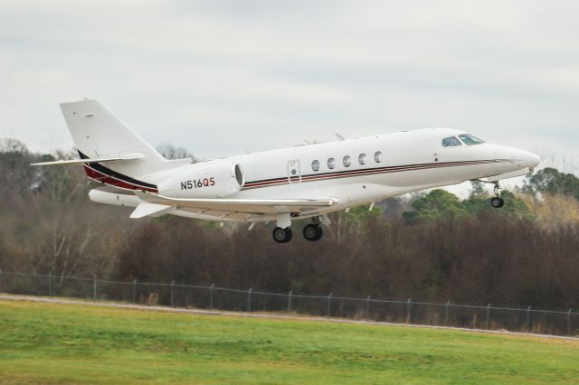 Cessna Citation Sovereign (N516QS) - This is a photo of a 2018 Cessna / Textron 680 departing Atlanta's PDK executive airport. I shot this with a Canon 100-400 IS II lens. The camera and lens settings were 271mm, 1/2000 shutter, F5.0 ISO 320. I really appreciate POSITIVE VOTES & POSITIVE COMMENTS. Please check out my other aircraft photography. Questions about this photo can be sent to Info@FlewShots.com