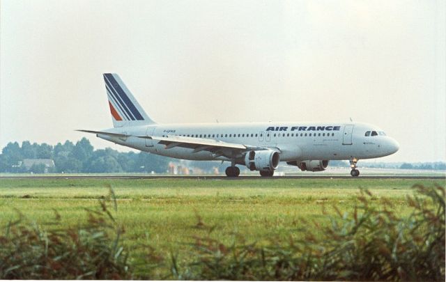 Airbus A320 (F-GFKB) - Air France A320-100 cn007; Archief 22-aug-95