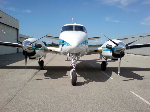 Beechcraft King Air 90 (D-IKES) - Good 3 blade prop on our ikes!