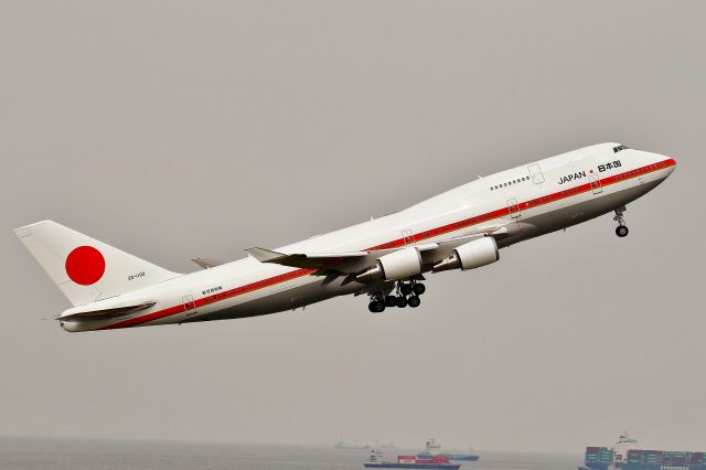 Boeing 747-400 (20-1102)