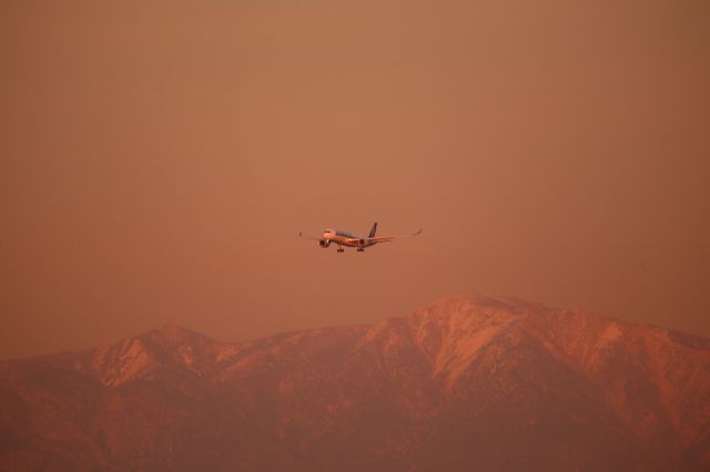 Airbus A350-900 (9V-SJA)