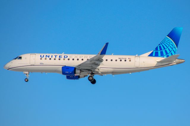 Embraer 175 (N615UX) - Skywest 5964 from Kansas City, MO.