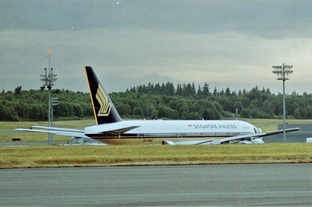 Boeing 777-200 (9V-SRC) - KPAE - fresh out of the factory at Everett and fully painted - 9V-SRC LN 150 undergoing final adjustments and wont be delivered until mid July 1998, Photo date apprx June 2 1998. Online records show this jet is already broken up.